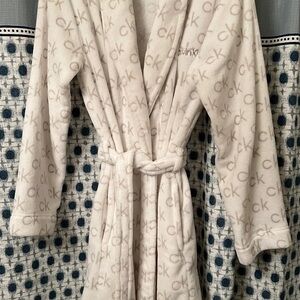Calvin Klein Gray Logo Patterned Robe